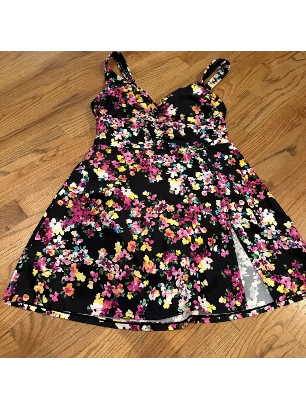 LANDS END WOMENS BLACK FLORAL SWIM DRESS SIZE 6